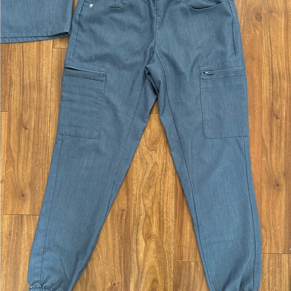 FIGS Denim Scrub Set - Picture 7 of 12